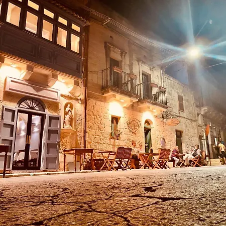 Ta Paolo Oda ve Kahvaltı Qala